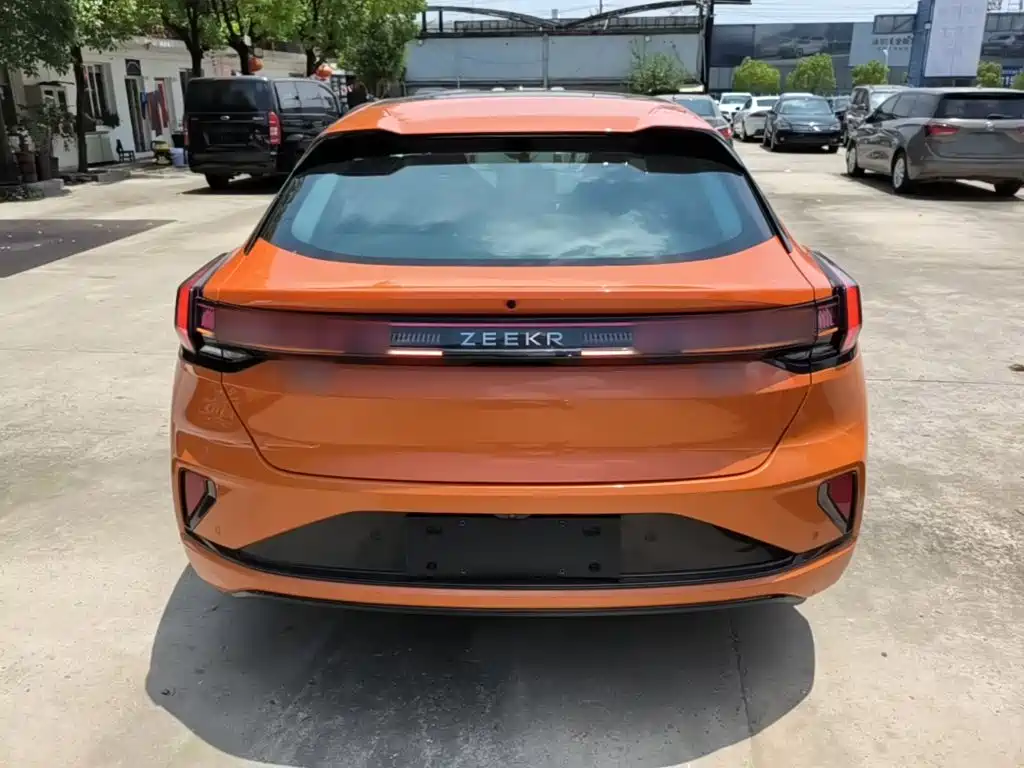 Zeekr 001 2024