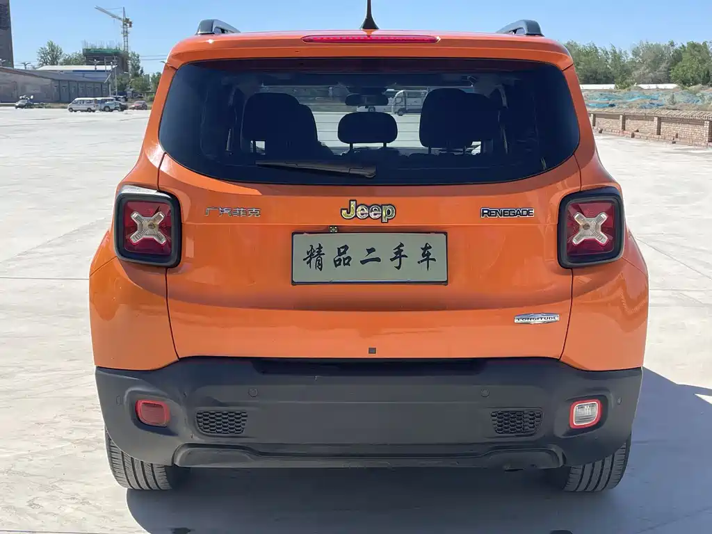 Jeep Renegade 2017 — фото 8
