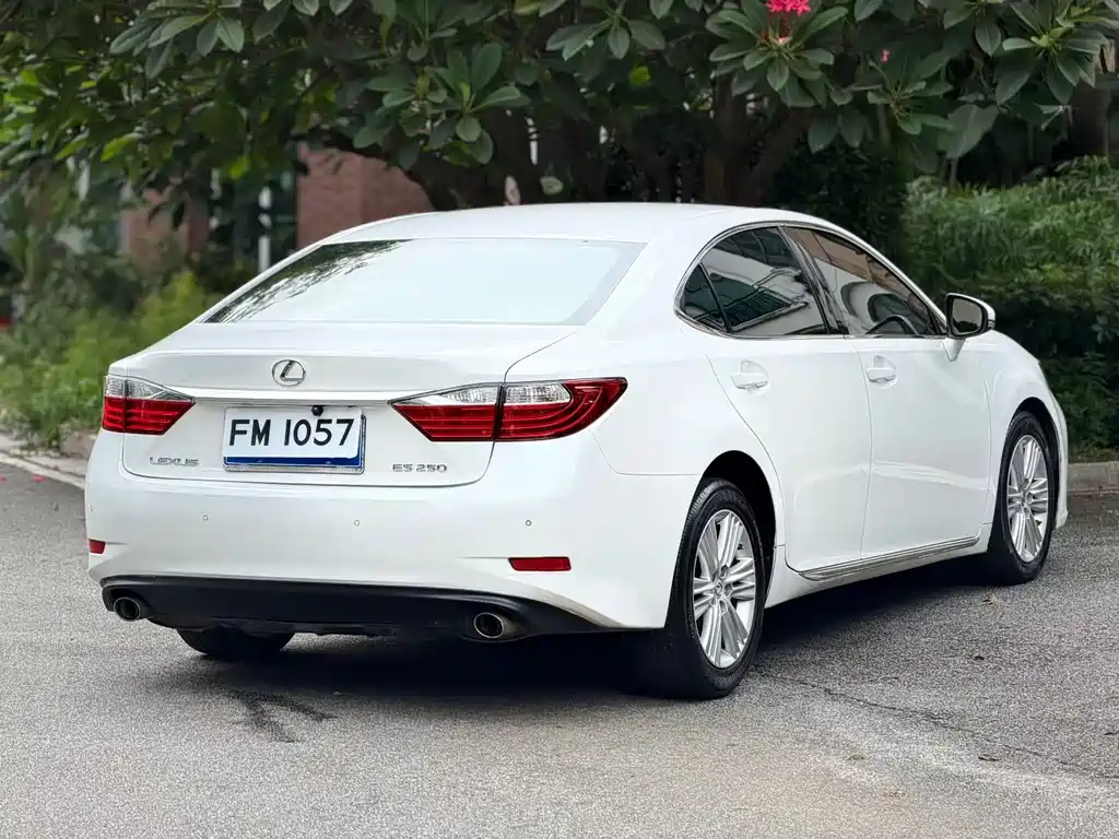 Lexus ES 2015