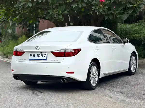Lexus ES 2015
