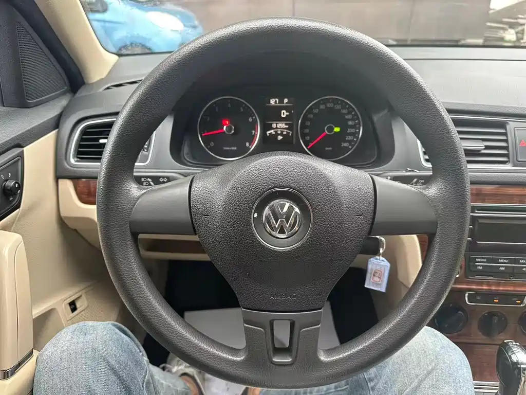 Volkswagen Lavida 2015 — фото 18