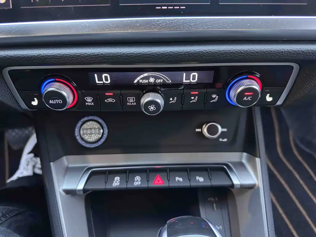 Audi Q3 2023 — фото 13
