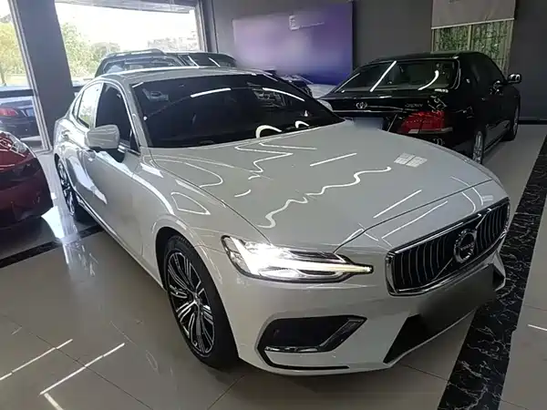 Volvo S60 2022