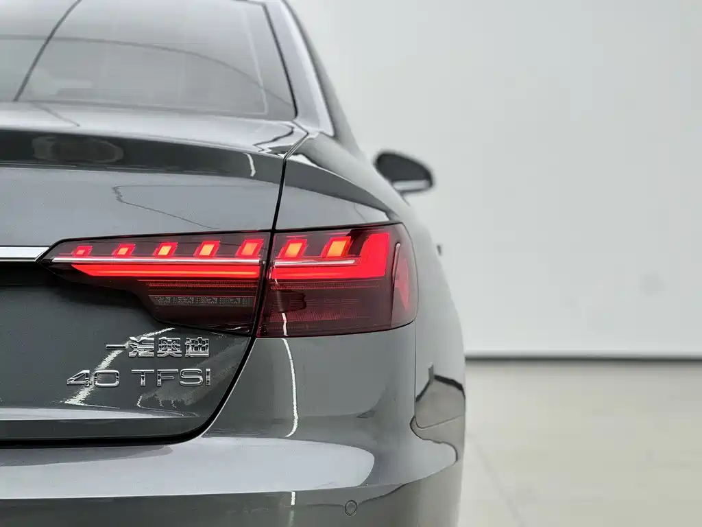 Audi A4L 2022 — фото 18