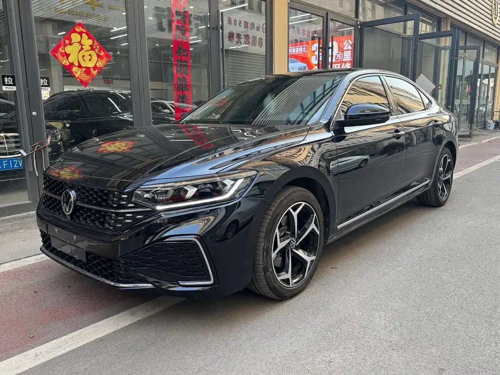 Volkswagen Passat 2024