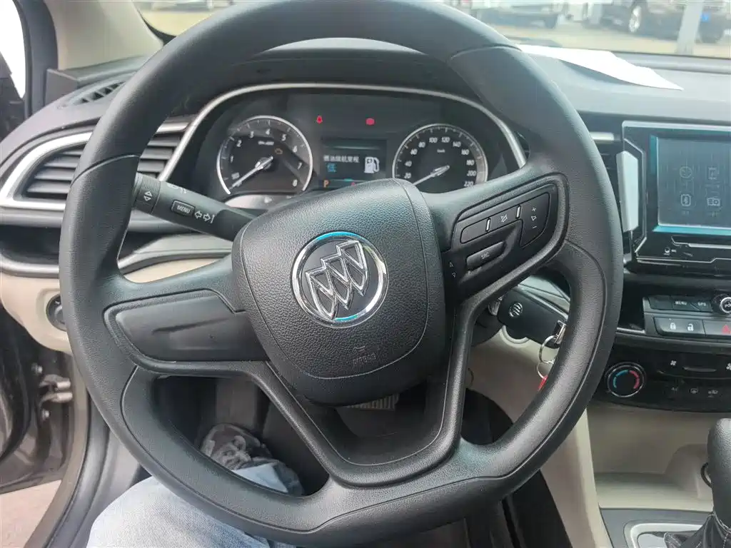 Buick Excelle 2015 — фото 11