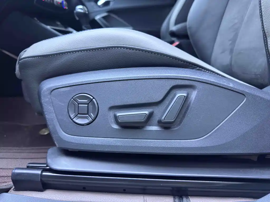 Audi Q3 2023 — фото 16