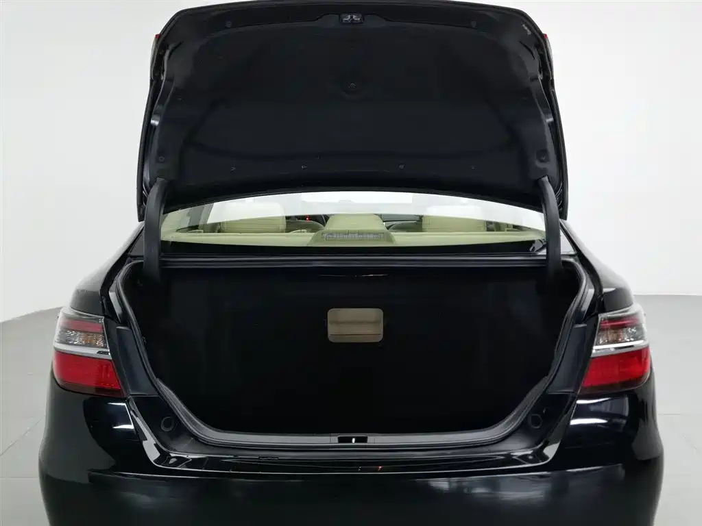 Toyota Camry 2015 — фото 16