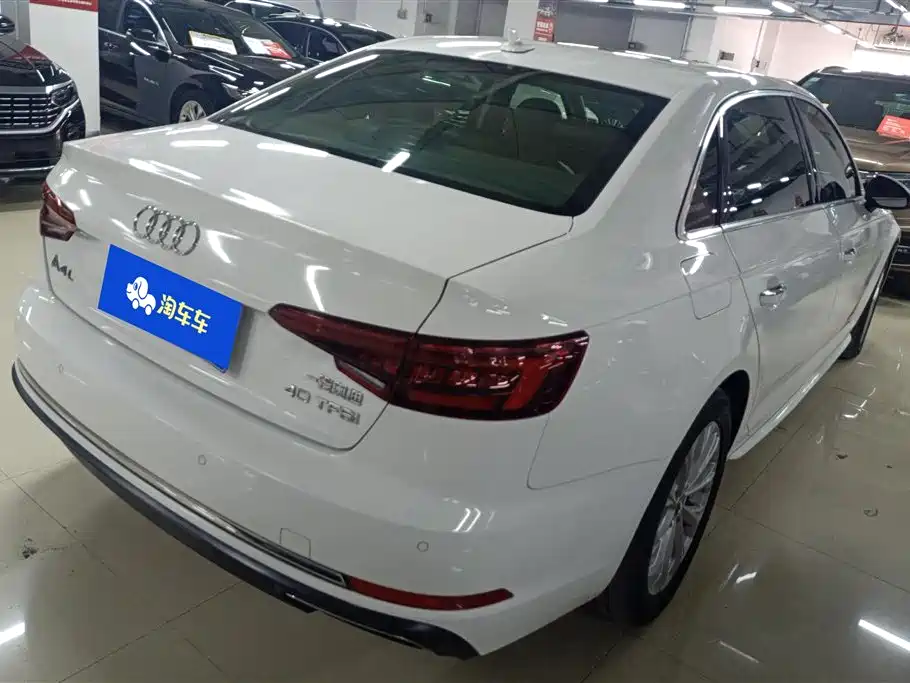 Audi A4L 2019
