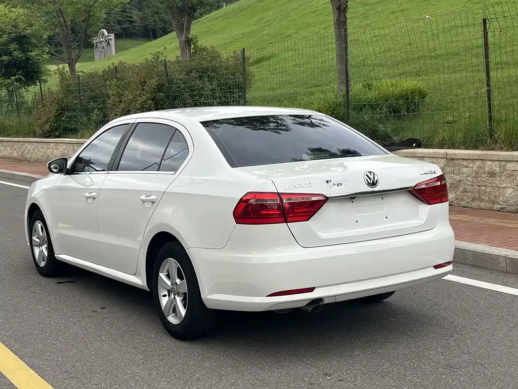 Volkswagen Lavida 2018 — фото 10