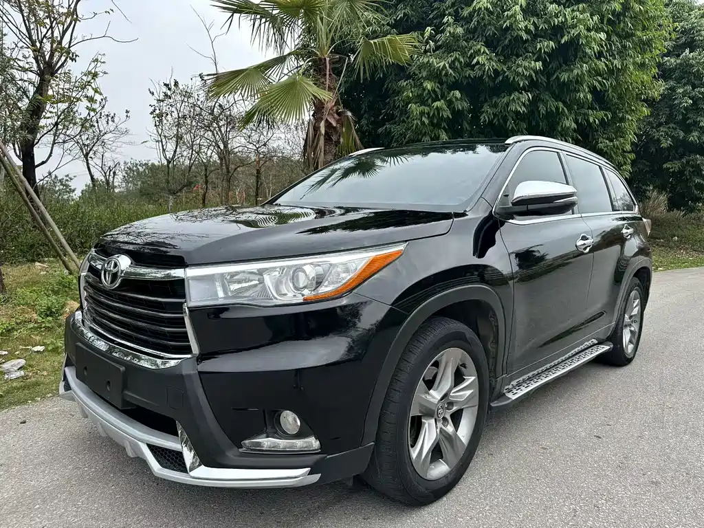 Toyota Highlander 2015 — фото 1