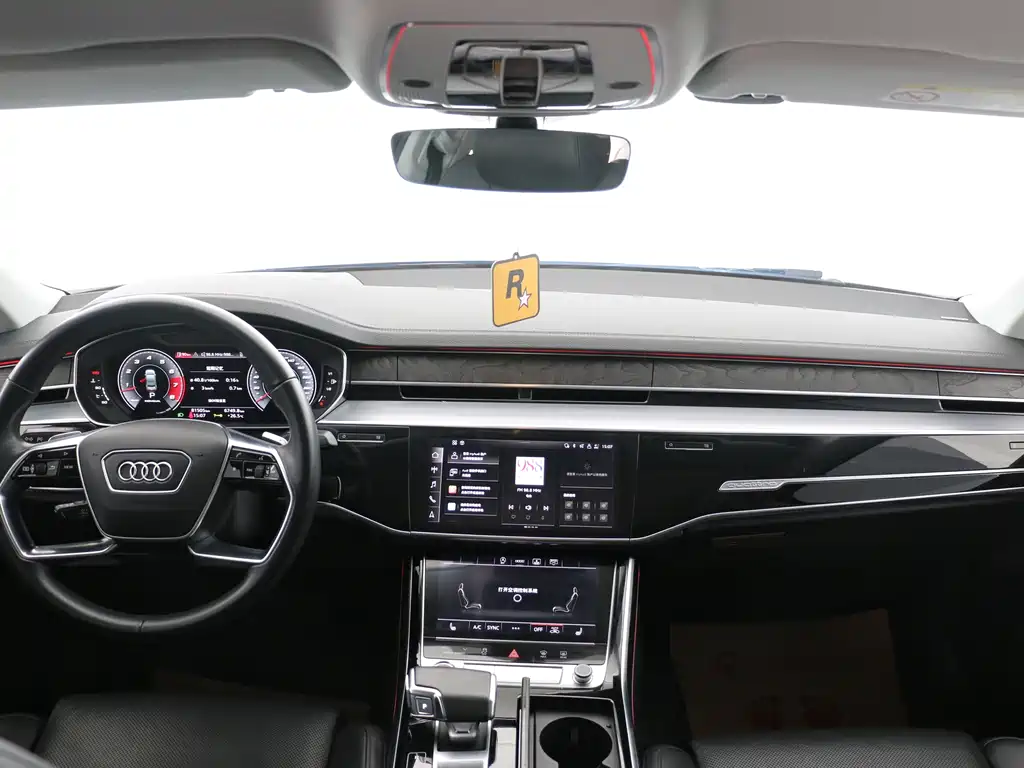 Audi A8 2021 — фото 10
