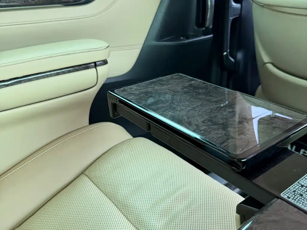Toyota Alphard 2019 — фото 17