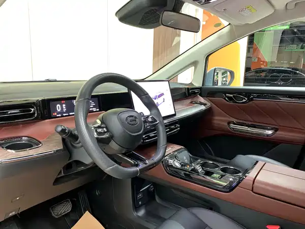 GAC Trumpchi E8 PHEV 2024