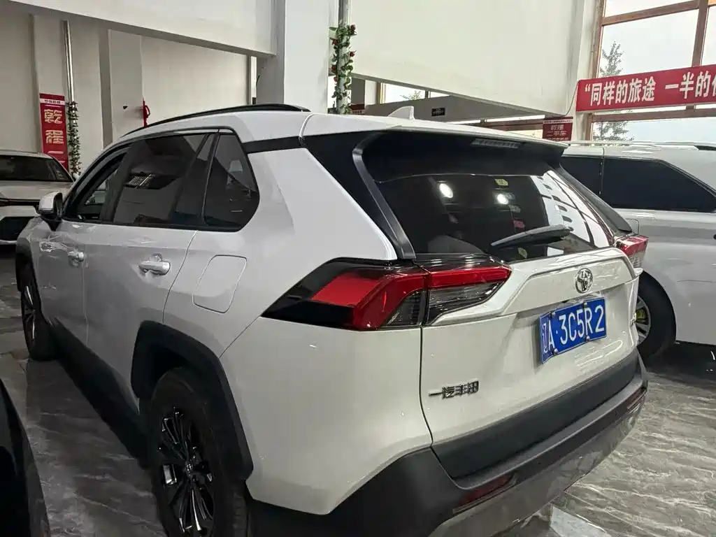 Toyota RAV4 2024