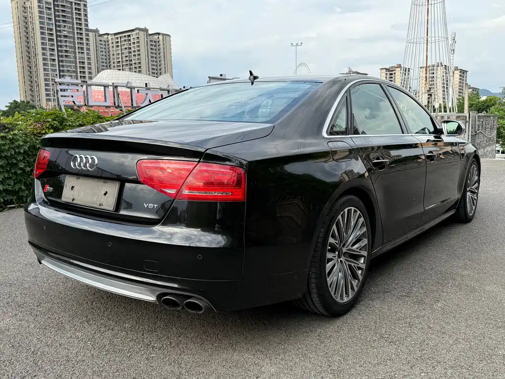 Audi S8 2014 — фото 5