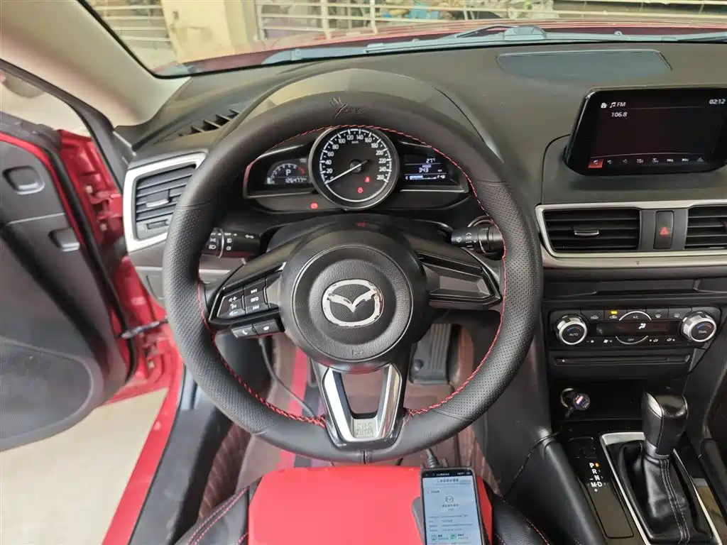 Mazda 3 Axela 2017 — фото 11