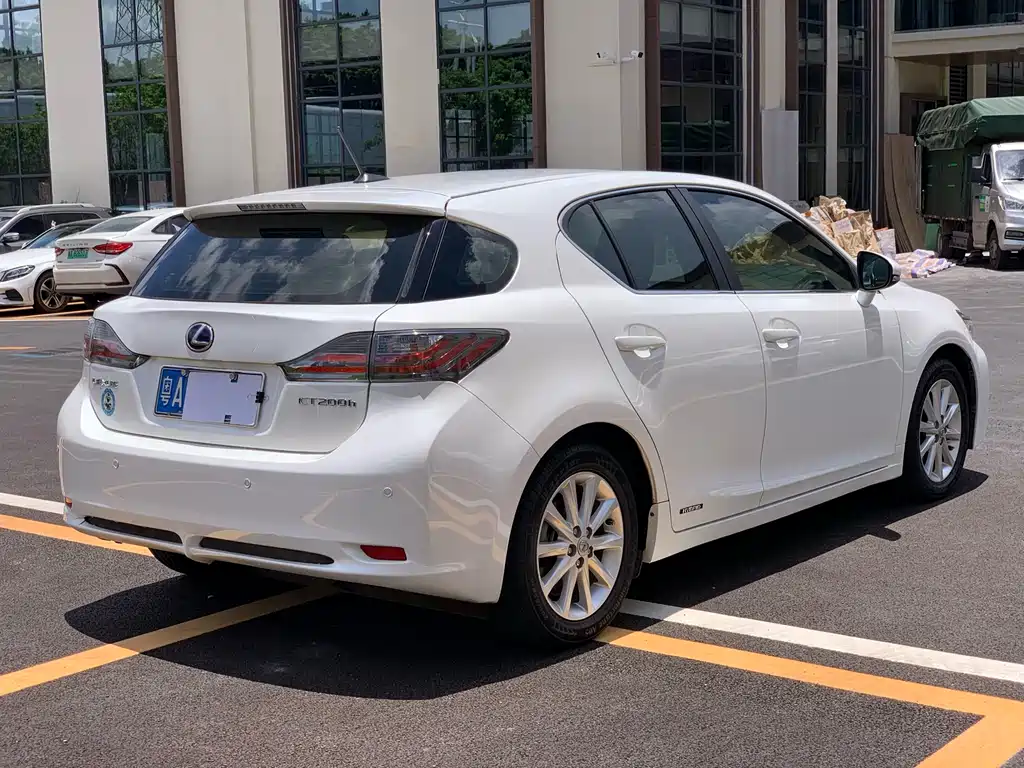 Lexus CT 2012