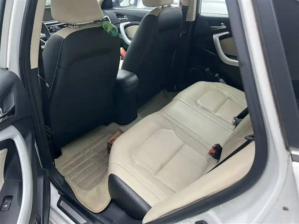 Changan V7 2015