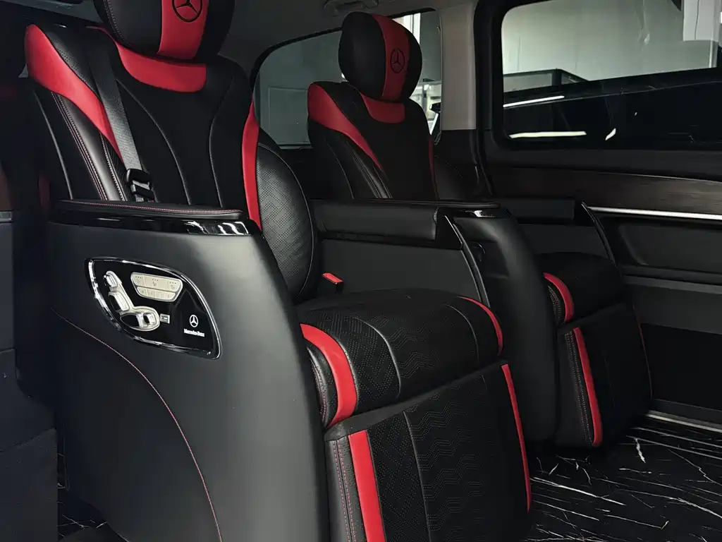 Mercedes-Benz V-Class 2022 — фото 13