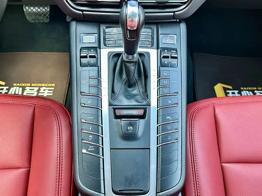 Porsche Macan 2019 — фото 22