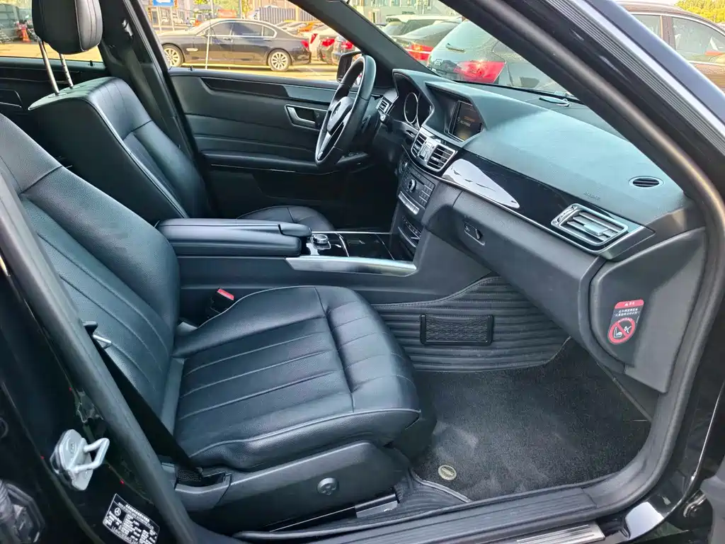 Mercedes-Benz E-Class 2016 — фото 16