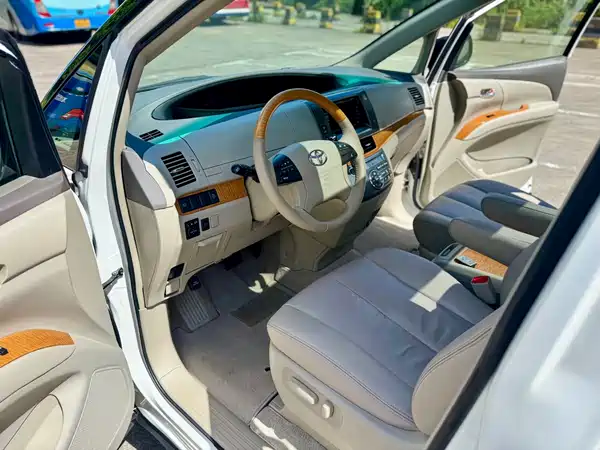 Toyota Previa 2012