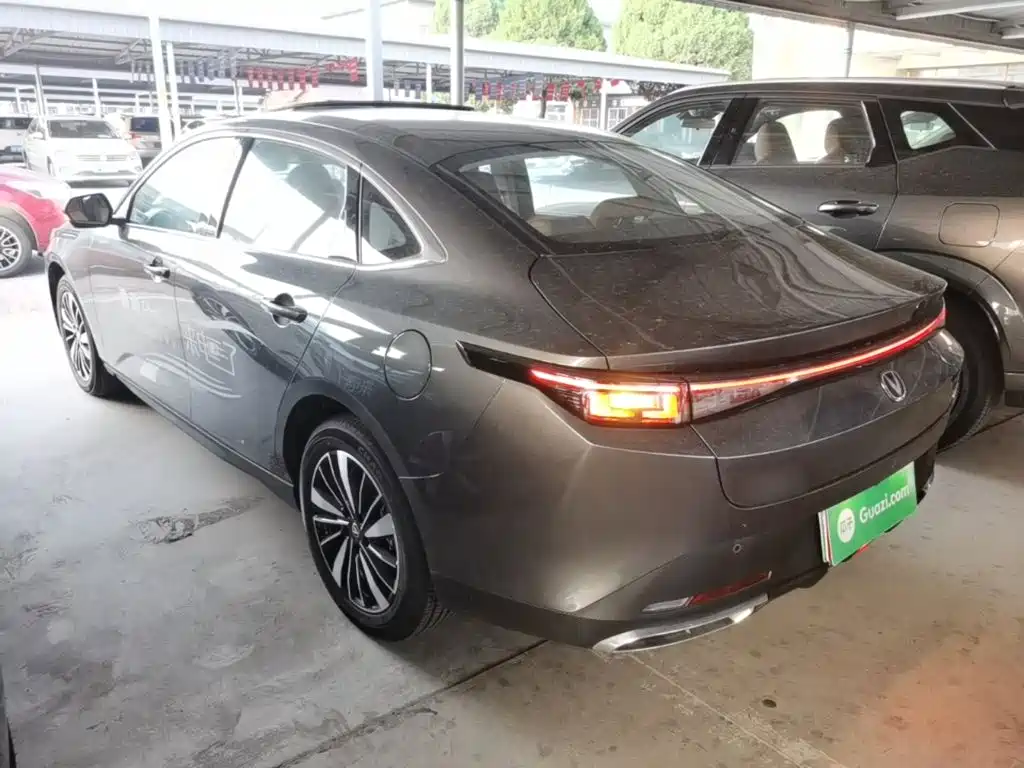 Changan Eado PHEV 2026 — фото 5