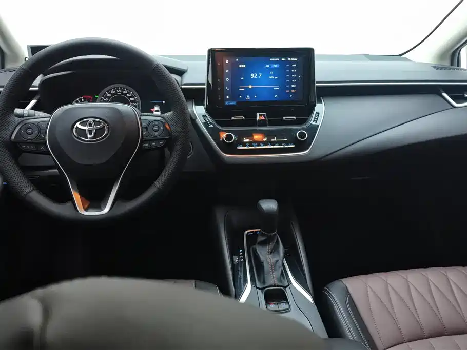 Toyota Corolla 2021 — фото 11
