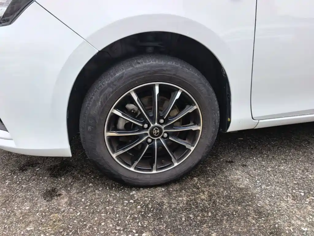 Toyota Yaris L 2022 — фото 23