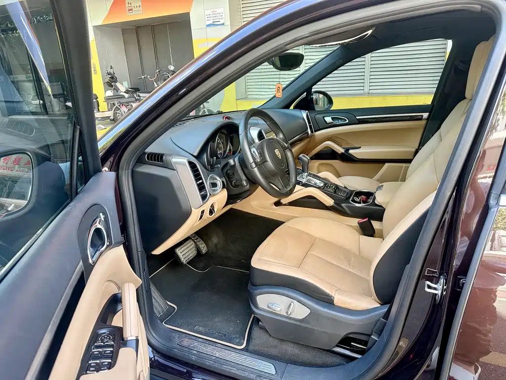 Porsche Cayenne 2014