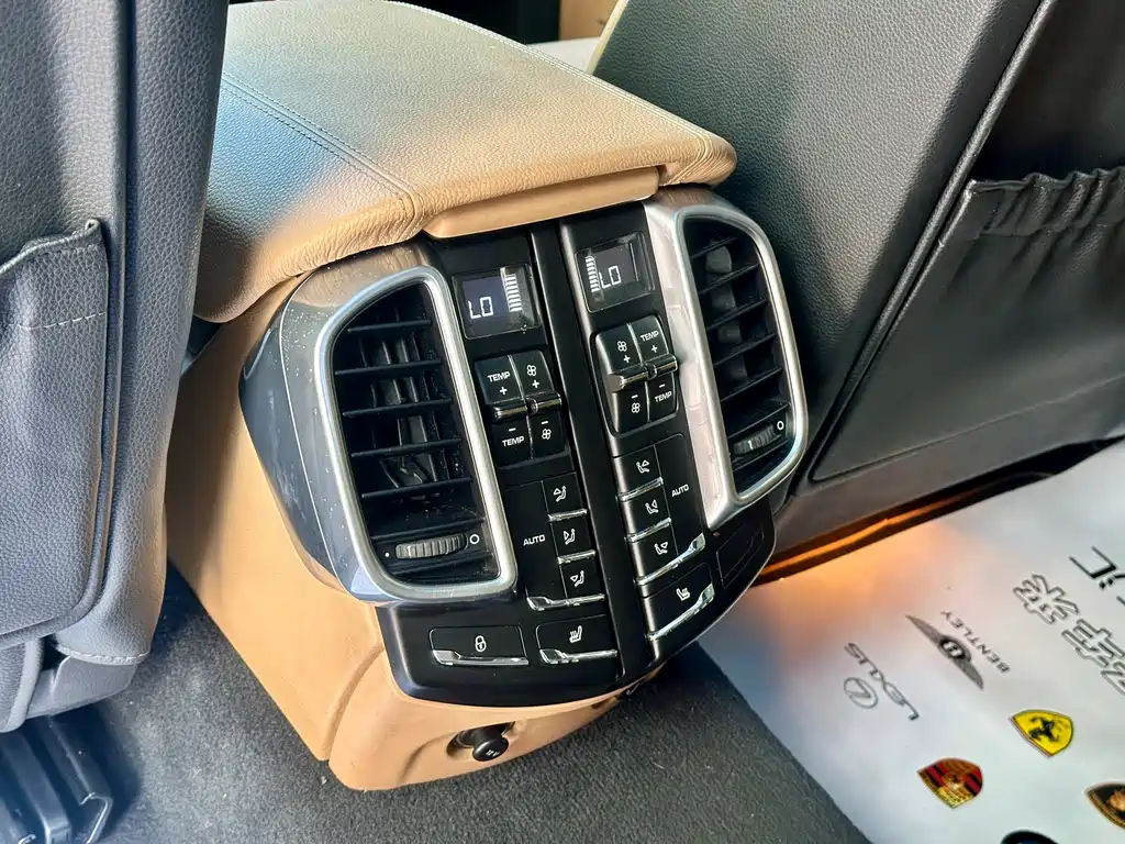 Porsche Cayenne 2014 — фото 18