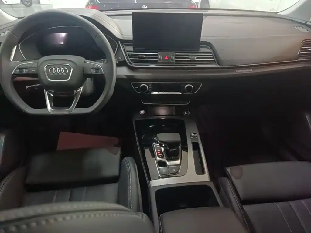 Audi Q5L 2025 — фото 10