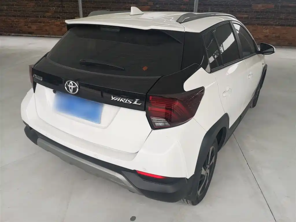 Toyota Yaris L 2020 — фото 5