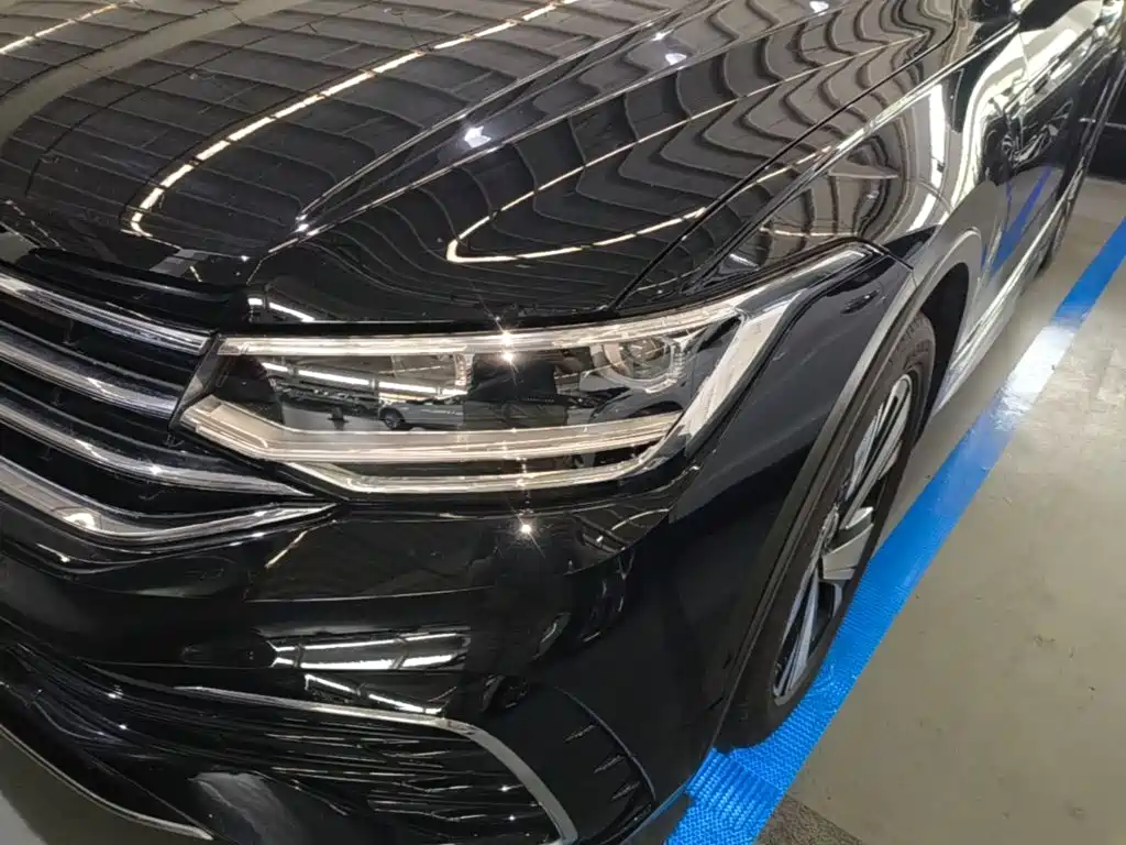 Volkswagen Tiguan L 2023 — фото 24