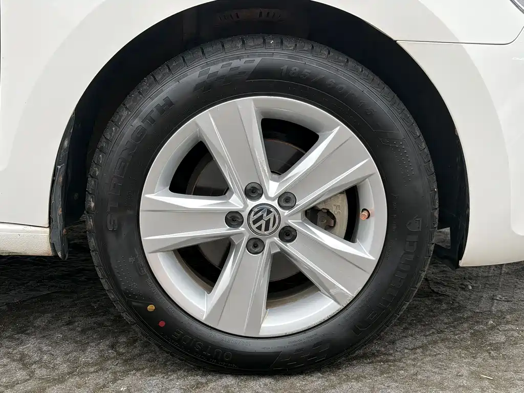 Volkswagen Jetta 2015 — фото 15