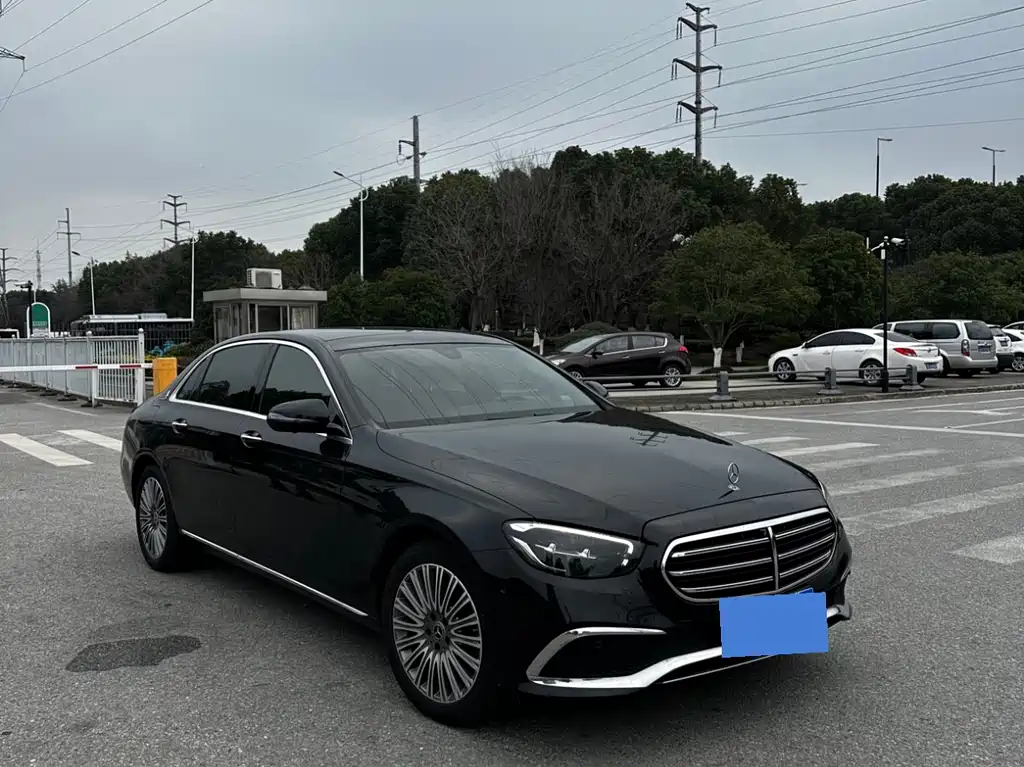 Mercedes-Benz E-Class 2023 — фото 3