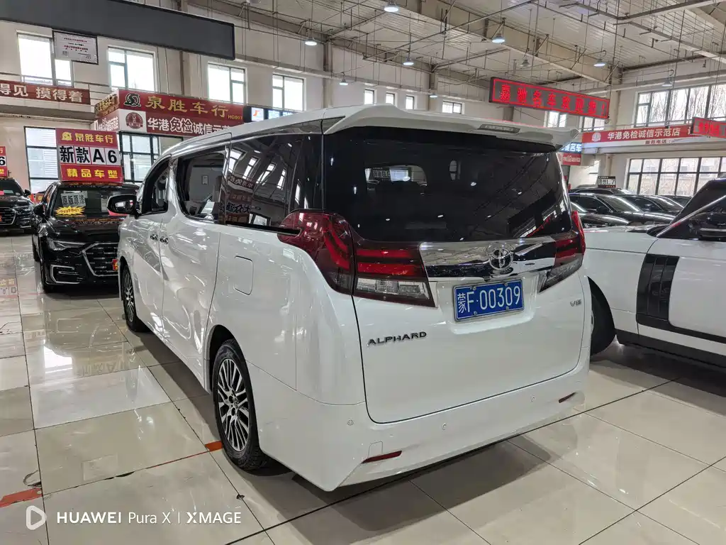 Toyota Alphard 2017 — фото 7