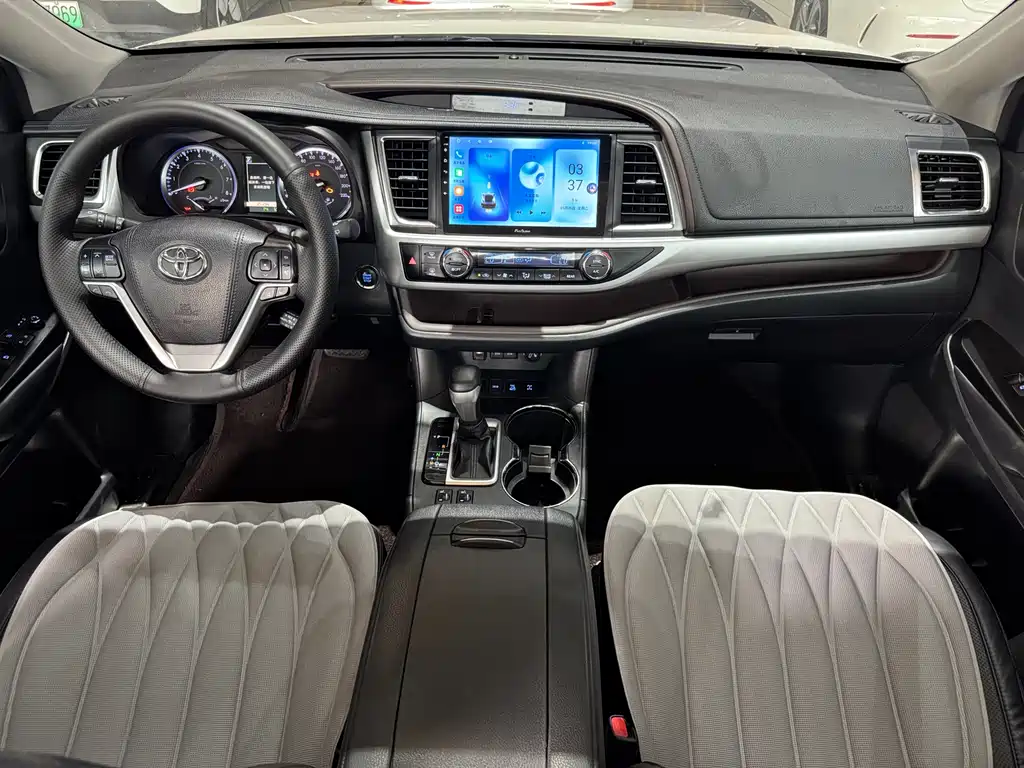 Toyota Highlander 2018 — фото 6
