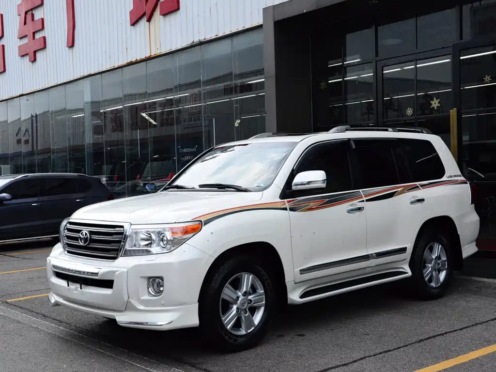 Toyota Land Cruiser 2017 — фото 1