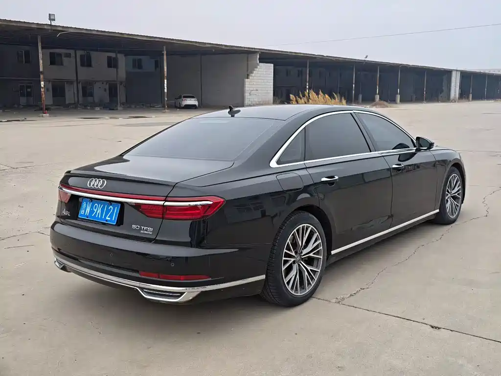Audi A8 2020 — фото 8