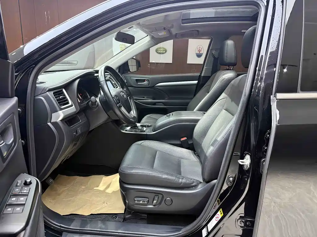 Toyota Highlander 2017 — фото 11