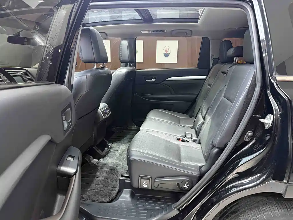 Toyota Highlander 2017 — фото 13