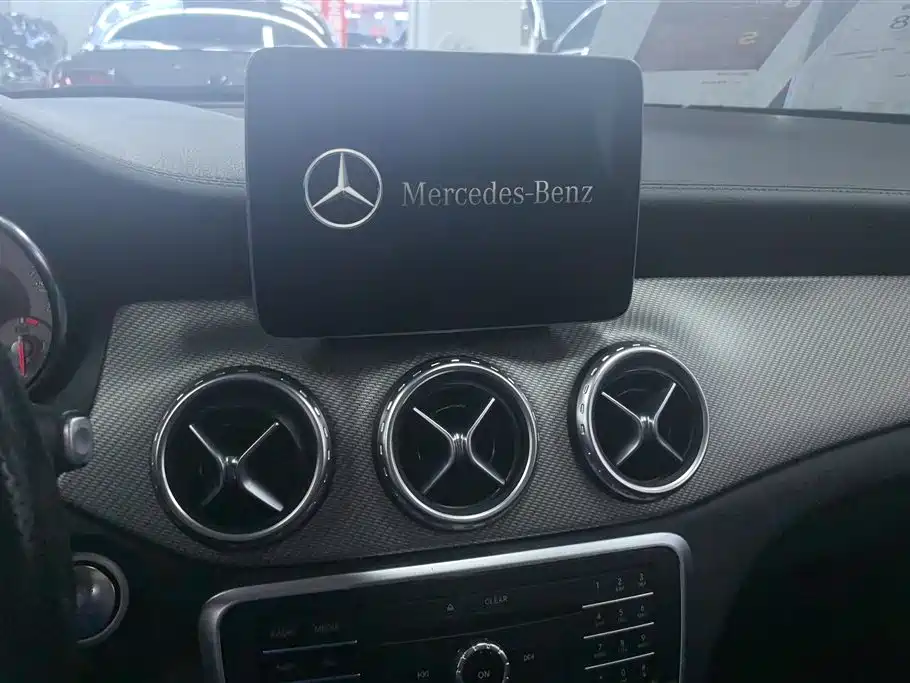 Mercedes-Benz GLA 2017 — фото 13