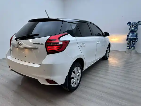 Toyota Yaris L 2023