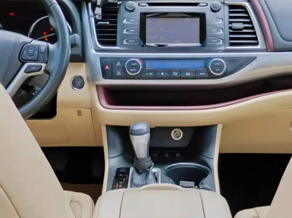 Toyota Highlander 2016 — фото 18