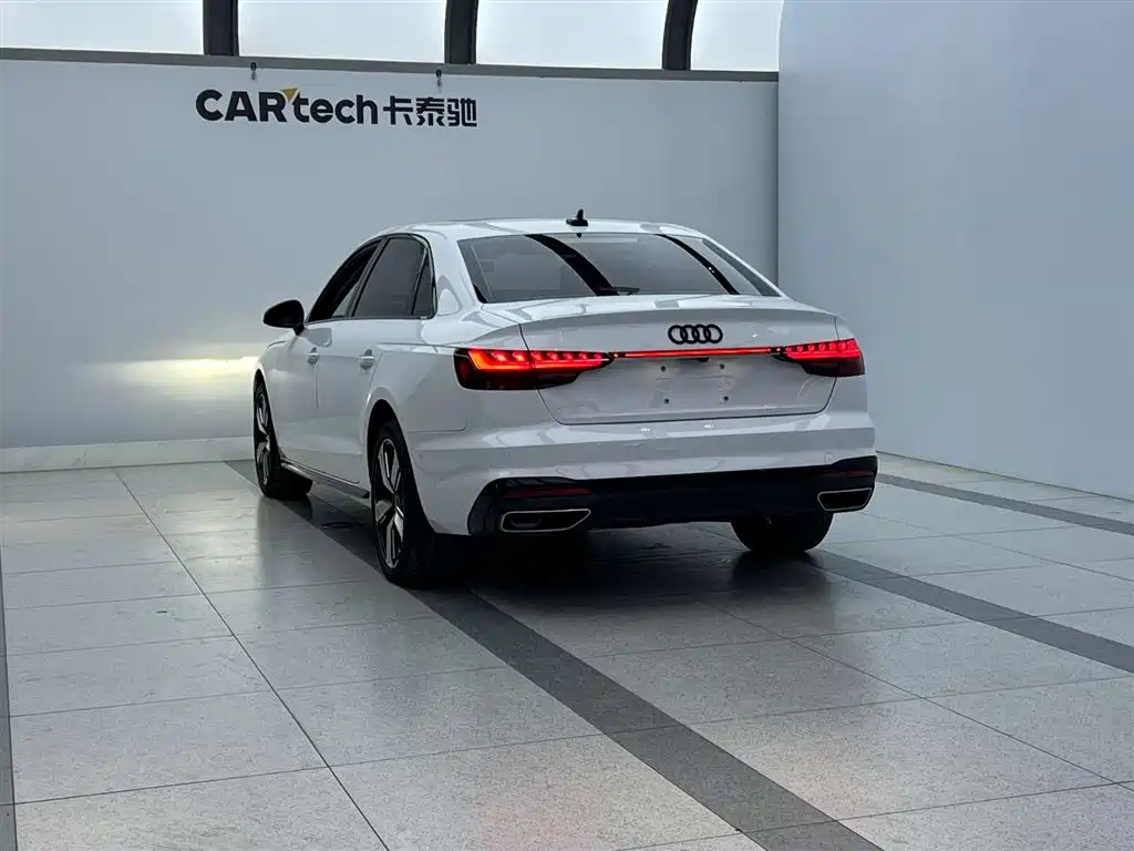 Audi A4L 2022 — фото 4