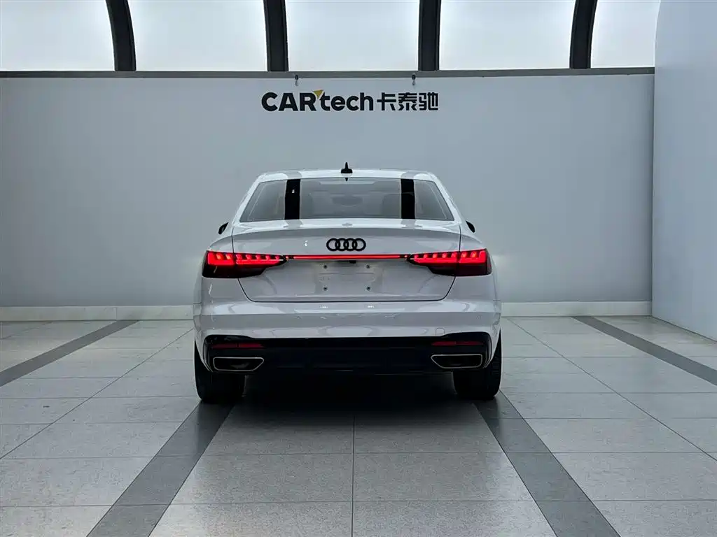 Audi A4L 2022 — фото 3