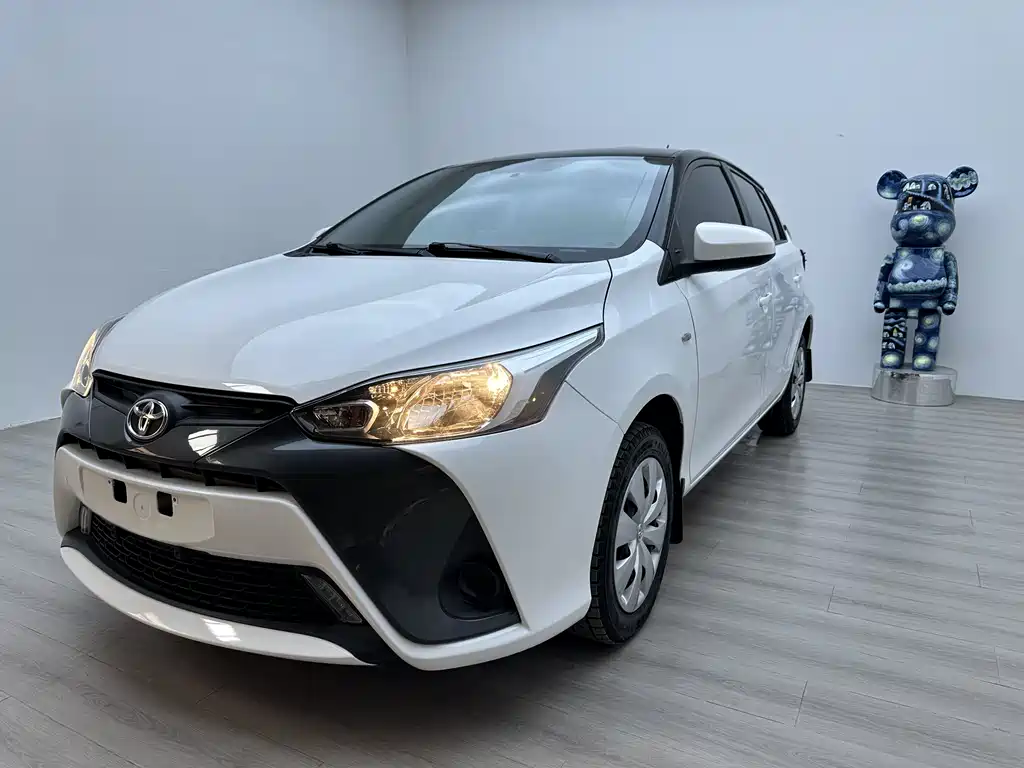 Toyota Yaris L 2023