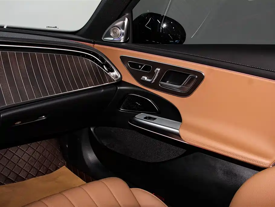 Mercedes-Benz E-Class 2025 — фото 31
